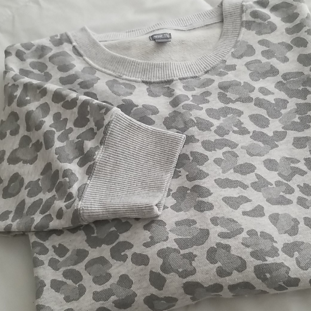 Gray Cheetah Print Sweatshirt